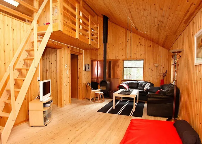 8 Person In Hals-by Traum *